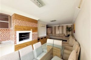 Apartamento com 142m², 3 dormitórios, 1 suíte, 2 vagas no bairro Menino Deus em Porto Alegre - Foto 2