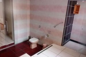 Casa com 203m², 6 dormitórios, 3 suítes, 2 vagas no bairro Centro Histórico em Porto Alegre - Foto 21