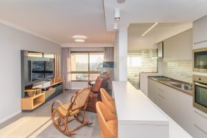 Apartamento à venda com 74m², 2 dormitórios, 1 suíte, 1 vaga no bairro Petrópolis em Porto Alegre - Foto 3