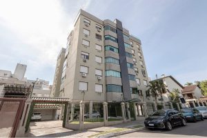 Apartamento à venda com 106m², 3 dormitórios, 1 suíte, 2 vagas no bairro Tristeza em Porto Alegre - Foto 2