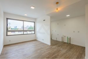 Apartamento com 61m², 2 dormitórios, 1 suíte, 1 vaga no bairro Passo da Areia em Porto Alegre - Foto 10