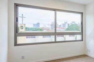 Apartamento com 61m², 2 dormitórios, 1 suíte, 1 vaga no bairro Passo da Areia em Porto Alegre - Foto 5