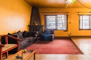 Casa à venda com 380m², 3 dormitórios, 1 suíte, 4 vagas no bairro Partenon em Porto Alegre - Foto 3