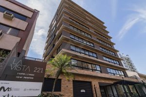 Apartamento à venda com 130m², 3 dormitórios, 3 suítes, 3 vagas no bairro Petrópolis em Porto Alegre - Foto 4