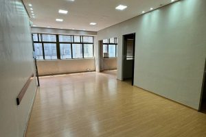 Salas/Conjuntos à venda com 195m² no bairro Centro Histórico em Porto Alegre - Foto 3