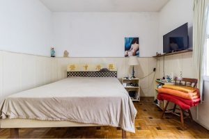 Casa à venda com 260m², 3 dormitórios, 1 suíte, 6 vagas no bairro Partenon em Porto Alegre - Foto 7