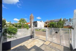 Casa à venda com 230m², 3 dormitórios, 3 suítes, 2 vagas no bairro Hípica em Porto Alegre - Foto 3