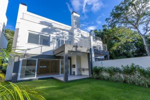 Casa em Condomínio à venda com 494m², 3 dormitórios, 3 suítes, 3 vagas no bairro Pedra Redonda em Porto Alegre - Foto 10