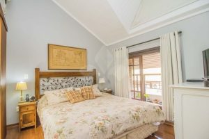 Casa em Condomínio à venda com 199m², 4 dormitórios, 1 suíte, 2 vagas no bairro Chacara das Pedras em Porto Alegre - Foto 16