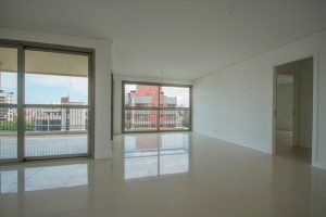 Apartamento à venda com 79m², 2 dormitórios, 1 suíte, 2 vagas no bairro Três Figueiras em Porto Alegre - Foto 7