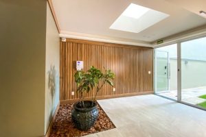 Apartamento à venda com 66m², 2 dormitórios, 1 suíte, 1 vaga no bairro Menino Deus em Porto Alegre - Foto 3