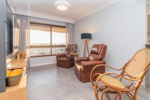 Apartamento à venda com 74m², 2 dormitórios, 1 suíte, 1 vaga no bairro Petrópolis em Porto Alegre - Foto 4