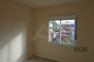 Apartamento à venda com 69m², 2 dormitórios, 1 suíte, 1 vaga no bairro Jardim Sabará em Porto Alegre - Foto 3