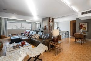 Cobertura à venda com 460m², 4 dormitórios, 4 suítes, 5 vagas no bairro Higienópolis em Porto Alegre - Foto 2