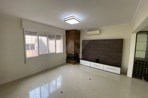 Casa à venda com 265m², 4 dormitórios, 2 suítes, 4 vagas no bairro Chácara das Pedras em Porto Alegre - Foto 3