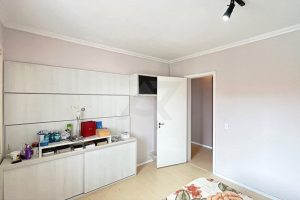 Casa em Condomínio à venda com 300m², 5 dormitórios, 2 suítes, 4 vagas no bairro Ipanema em Porto Alegre - Foto 27