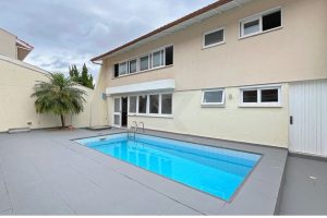 Casa em Condomínio à venda com 300m², 5 dormitórios, 2 suítes, 4 vagas no bairro Ipanema em Porto Alegre - Foto 33