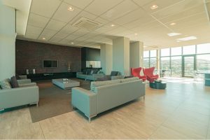 Apartamento à venda com 70m², 2 dormitórios, 1 suíte, 2 vagas no bairro Jardim Botânico em Porto Alegre - Foto 6