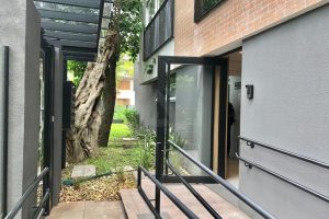 Apartamento à venda com 108m², 2 dormitórios, 1 suíte, 1 vaga no bairro Menino Deus em Porto Alegre - Foto 6