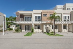 Casa em Condomínio à venda com 188m², 3 dormitórios, 1 suíte, 2 vagas no bairro Vila Nova em Porto Alegre - Foto 2