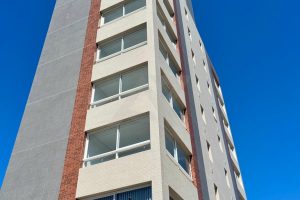 Apartamento à venda com 65m², 2 dormitórios, 1 suíte, 2 vagas no bairro Tristeza em Porto Alegre - Foto 3