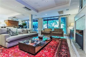 Casa em Condomínio com 420m², 4 dormitórios, 4 suítes, 3 vagas no bairro Três Figueiras em Porto Alegre - Foto 6