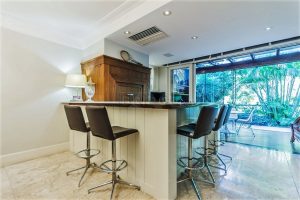 Casa em Condomínio com 420m², 4 dormitórios, 4 suítes, 3 vagas no bairro Três Figueiras em Porto Alegre - Foto 7