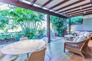 Casa em Condomínio com 420m², 4 dormitórios, 4 suítes, 3 vagas no bairro Três Figueiras em Porto Alegre - Foto 16