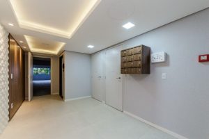 Apartamento à venda com 83m², 2 dormitórios, 2 suítes, 2 vagas no bairro Petrópolis em Porto Alegre - Foto 4