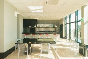 Apartamento à venda com 70m², 2 dormitórios, 1 suíte, 2 vagas no bairro Jardim Botânico em Porto Alegre - Foto 3