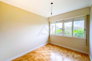 Apartamento à venda com 226m², 4 dormitórios, 1 suíte, 1 vaga no bairro Moinhos de Vento em Porto Alegre - Foto 7
