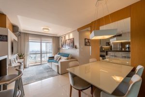 Apartamento à venda com 76m², 2 dormitórios, 1 suíte, 2 vagas no bairro Petrópolis em Porto Alegre - Foto 2