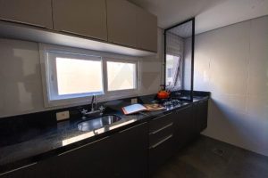 Apartamento à venda com 66m², 2 dormitórios, 1 suíte, 1 vaga no bairro Menino Deus em Porto Alegre - Foto 8