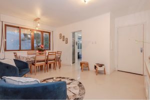 Apartamento à venda com 101m², 3 dormitórios, 1 suíte, 2 vagas no bairro Jardim São Pedro em Porto Alegre - Foto 2