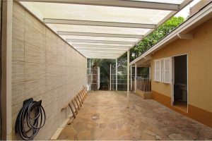 Casa à venda com 198m², 3 dormitórios, 2 vagas no bairro Medianeira em Porto Alegre - Foto 4