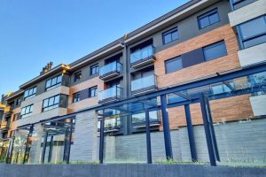 Apartamento à venda com 195m², 3 dormitórios, 1 suíte, 3 vagas no bairro Três Figueiras em Porto Alegre - Foto 3