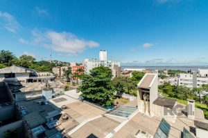 Apartamento à venda com 118m², 3 dormitórios, 1 suíte, 1 vaga no bairro Menino Deus em Porto Alegre - Foto 6