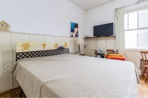 Casa à venda com 260m², 3 dormitórios, 1 suíte, 6 vagas no bairro Partenon em Porto Alegre - Foto 8