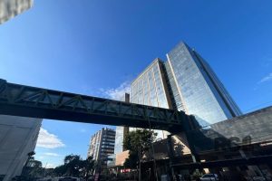 Salas/Conjuntos à venda com 48m², 1 vaga no bairro Praia de Belas em Porto Alegre - Foto 2