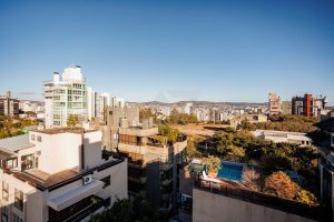 Apartamento à venda com 134m², 3 dormitórios, 3 suítes, 2 vagas no bairro Moinhos de Vento em Porto Alegre - Foto 31