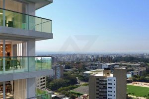 Apartamento à venda com 182m², 3 dormitórios, 3 suítes, 4 vagas no bairro Três Figueiras em Porto Alegre - Foto 2