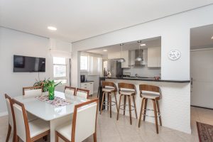 Cobertura à venda com 240m², 3 dormitórios, 1 suíte, 2 vagas no bairro Chácara das Pedras em Porto Alegre - Foto 6