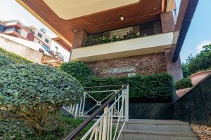 Apartamento à venda com 118m², 3 dormitórios, 1 suíte, 1 vaga no bairro Menino Deus em Porto Alegre - Foto 3