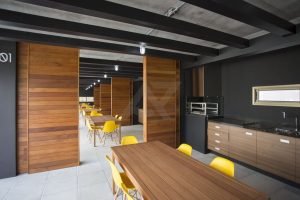 Apartamento à venda com 70m², 2 dormitórios, 1 suíte, 2 vagas no bairro Petrópolis em Porto Alegre - Foto 6