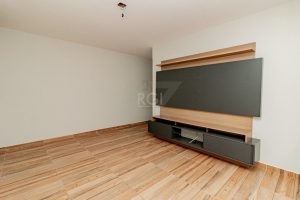 Apartamento à venda com 74m², 2 dormitórios, 1 vaga no bairro Vila Ipiranga em Porto Alegre - Foto 2
