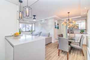 Apartamento à venda com 79m², 2 dormitórios, 1 suíte, 1 vaga no bairro Higienópolis em Porto Alegre - Foto 3