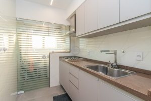 Apartamento à venda com 74m², 2 dormitórios, 1 suíte, 1 vaga no bairro Petrópolis em Porto Alegre - Foto 14