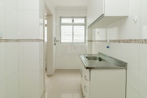Apartamento à venda com 74m², 2 dormitórios, 1 vaga no bairro Vila Ipiranga em Porto Alegre - Foto 5