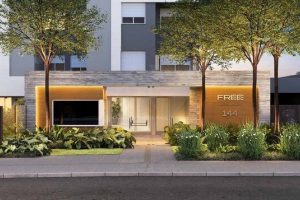 Apartamento à venda com 74m², 2 dormitórios, 1 suíte, 1 vaga no bairro Passo da Areia em Porto Alegre - Foto 2