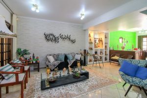 Casa à venda com 198m², 3 dormitórios, 1 suíte, 4 vagas no bairro Cavalhada em Porto Alegre - Foto 3